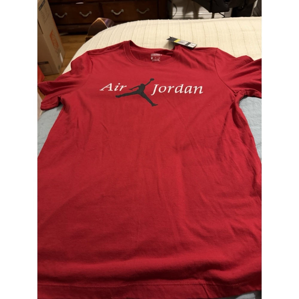 Air Jordan Men's T-Shirt Size Small, Red